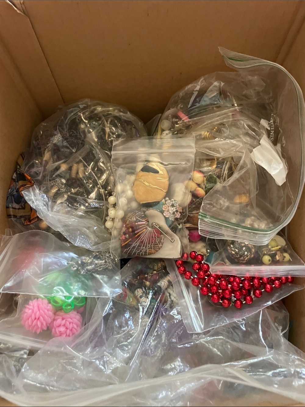 Vintage mystery jewelery bundle